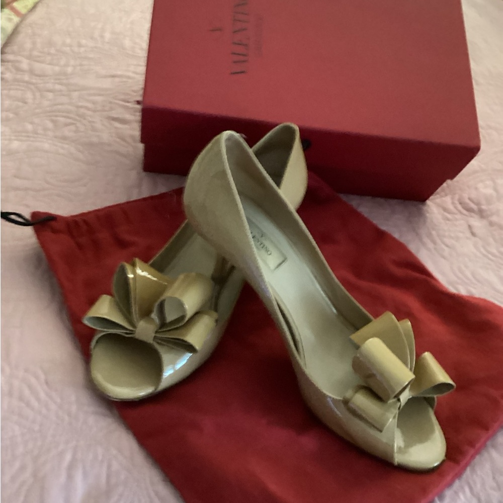 Luxury Valentino Garavani Shoes.  Size 9.5